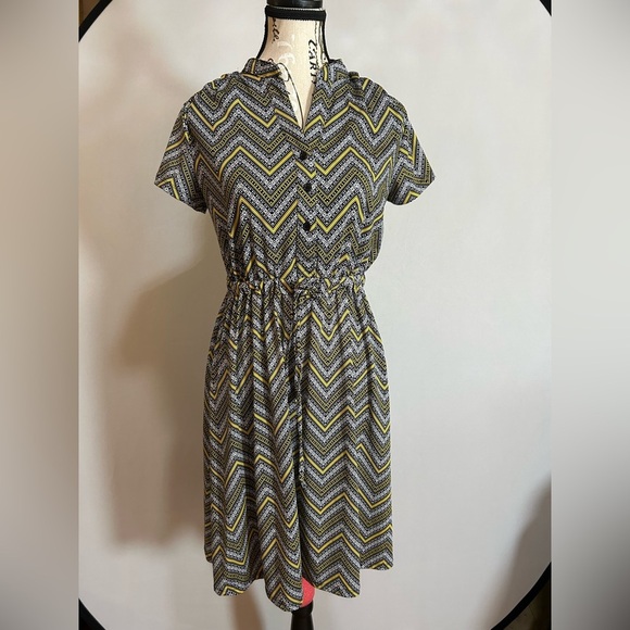 Robertlouis Dresses & Skirts - Green and Blue Raglan Short Sleeve Midi Dress